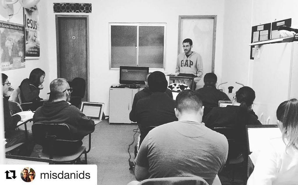 projetoflechas's tweet photo. #Repost @misdanids ・・・
Últimas aulas com os alunos da #Turma2016 gratos por tudo o que o Senhor fez até aqui! Sendo… https://t.co/Ps0wD7kjXu