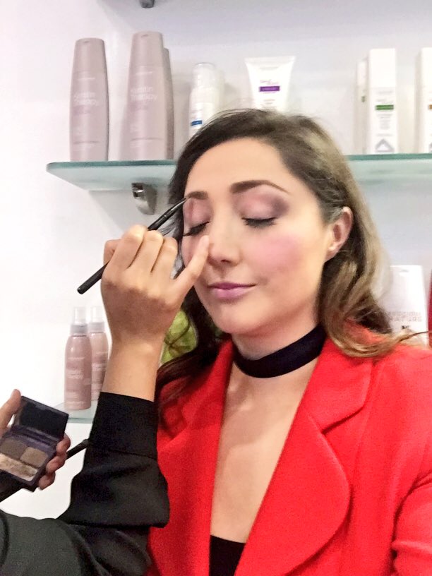 ZairaMarino1's tweet photo. #viveEnColor Party @AIROPTIXCOLORS
yo veo la vida en color miel!! 👁👁 https://t.co/Nl1WyxgQsG