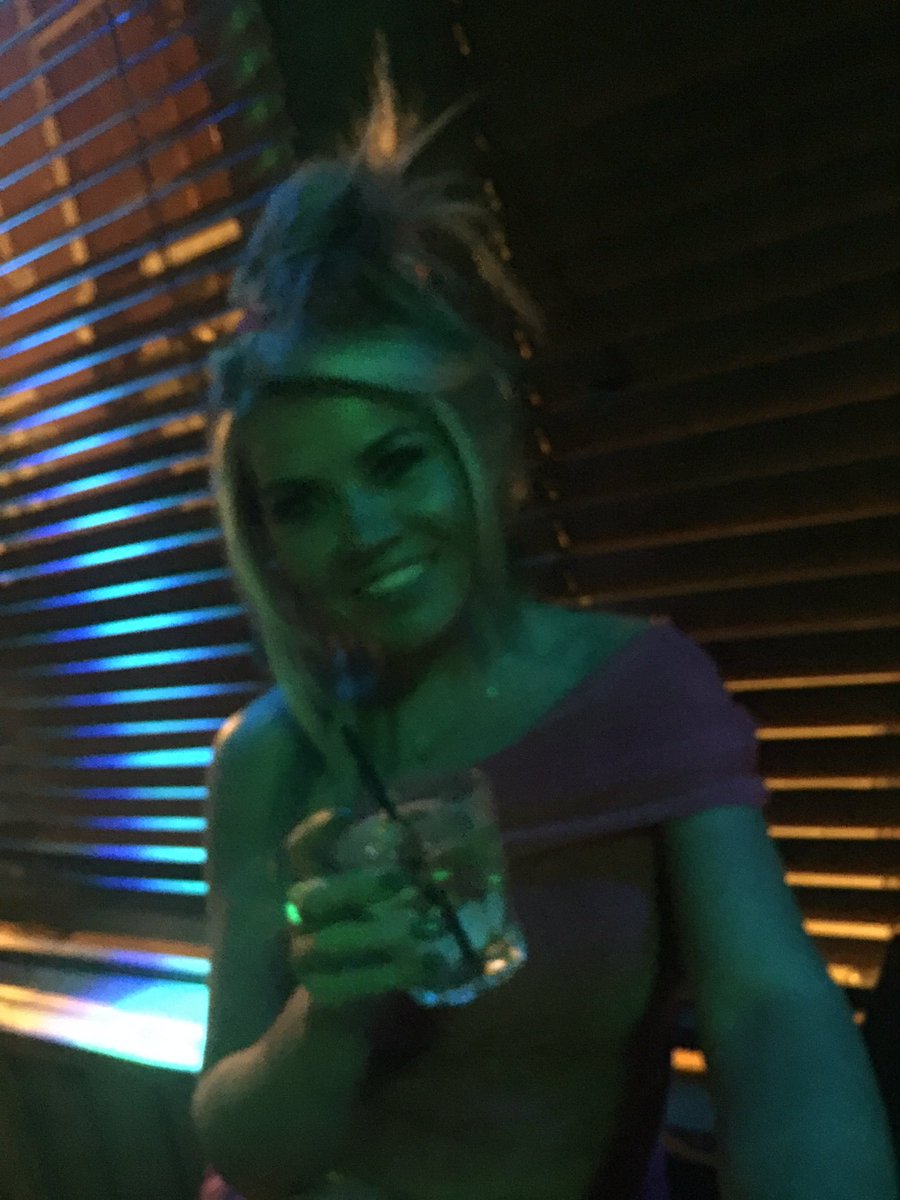 RoyalBeautyComp tweet picture