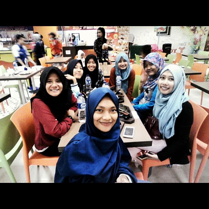 Devifitry's tweet photo. #latepost #teman2 #mallyogya https://t.co/vWPa65mHQN