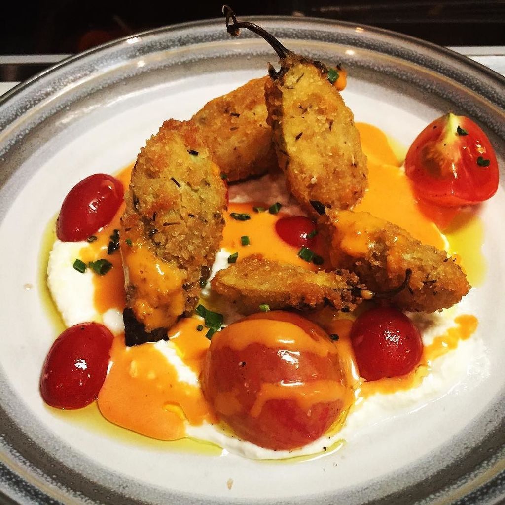 AngryBearKit's tweet image. Fried baby eggplant, lemon and honey whipped ricotta, cherry tomato, smoked tomato vinaigr… ift.tt/2azkXg8