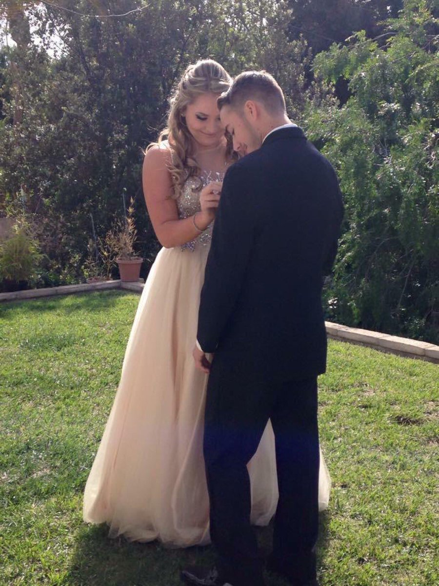 mikefmx326's tweet photo. Happy 19th birthday babe!🎉🍰🍾  love you💕 https://t.co/ZcuHhi8wu3
