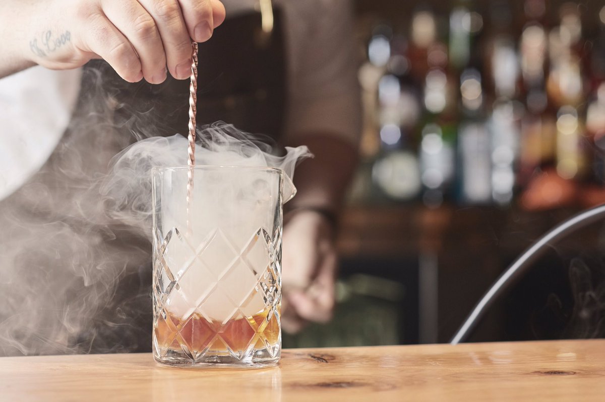 mpdsteakkitchen's tweet photo. No one ever said classic cocktails had to be boring.
#mpdsteakkitchen #berwick #cocktail #thesmoky https://t.co/gcLSHp84iB