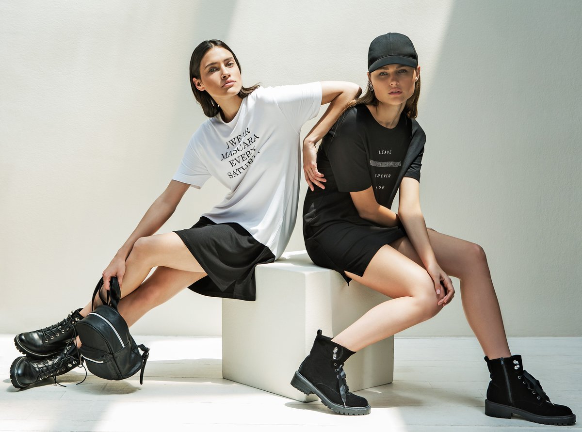 idstylecom's tweet image. Koleksi 'Black and White' dari @stradivarius! Lihat lookbook lengkapnya di sini bit.ly/29XLdki