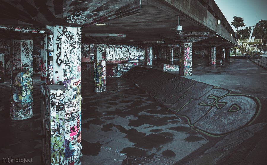iTiroas's tweet photo. #graffiti #undersaturated #london #streetdreamsmag #architecturelovers #igworldclub #creat… https://t.co/FgiogYn5aM https://t.co/apzaJmHyKP