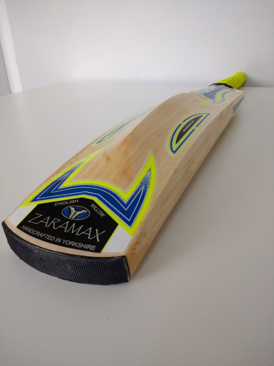 thecricketbtq's tweet photo. Knocking in this lightweight Zaramax for an ex minor counties player. He couldn't believe the pickup. #MonsterBat https://t.co/25Tkb136h7