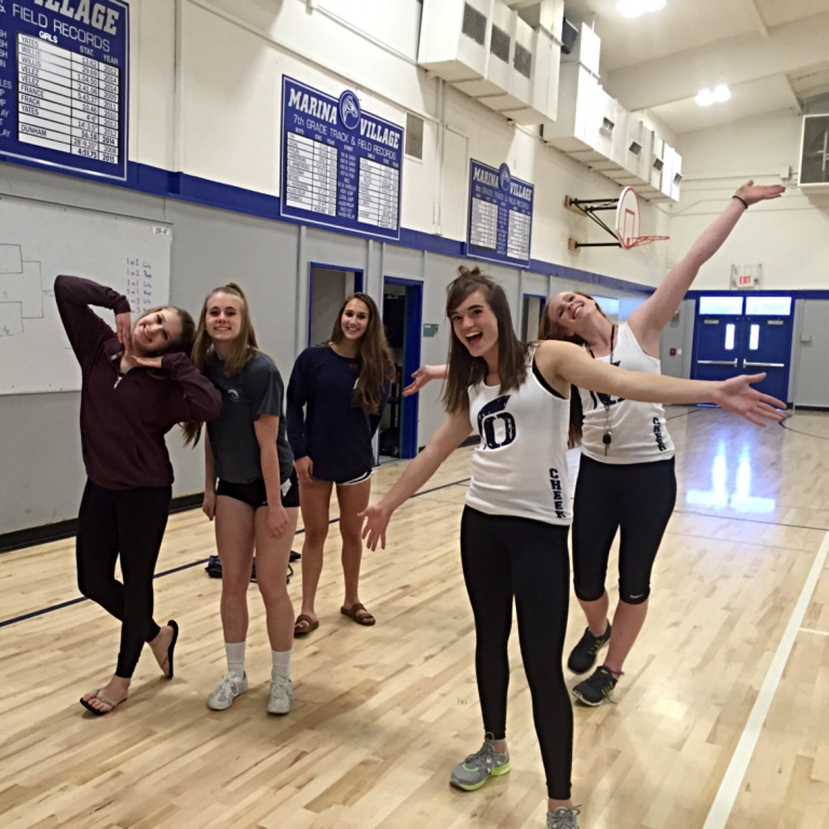 ORHSCompCheer's tweet photo. #TBTβͺ ORJT tryout clinic with our #ORHScheer instructors! Good Luck ORJT cheerleaders at your camps this weekendππ https://t.co/1s5ssJjtCh