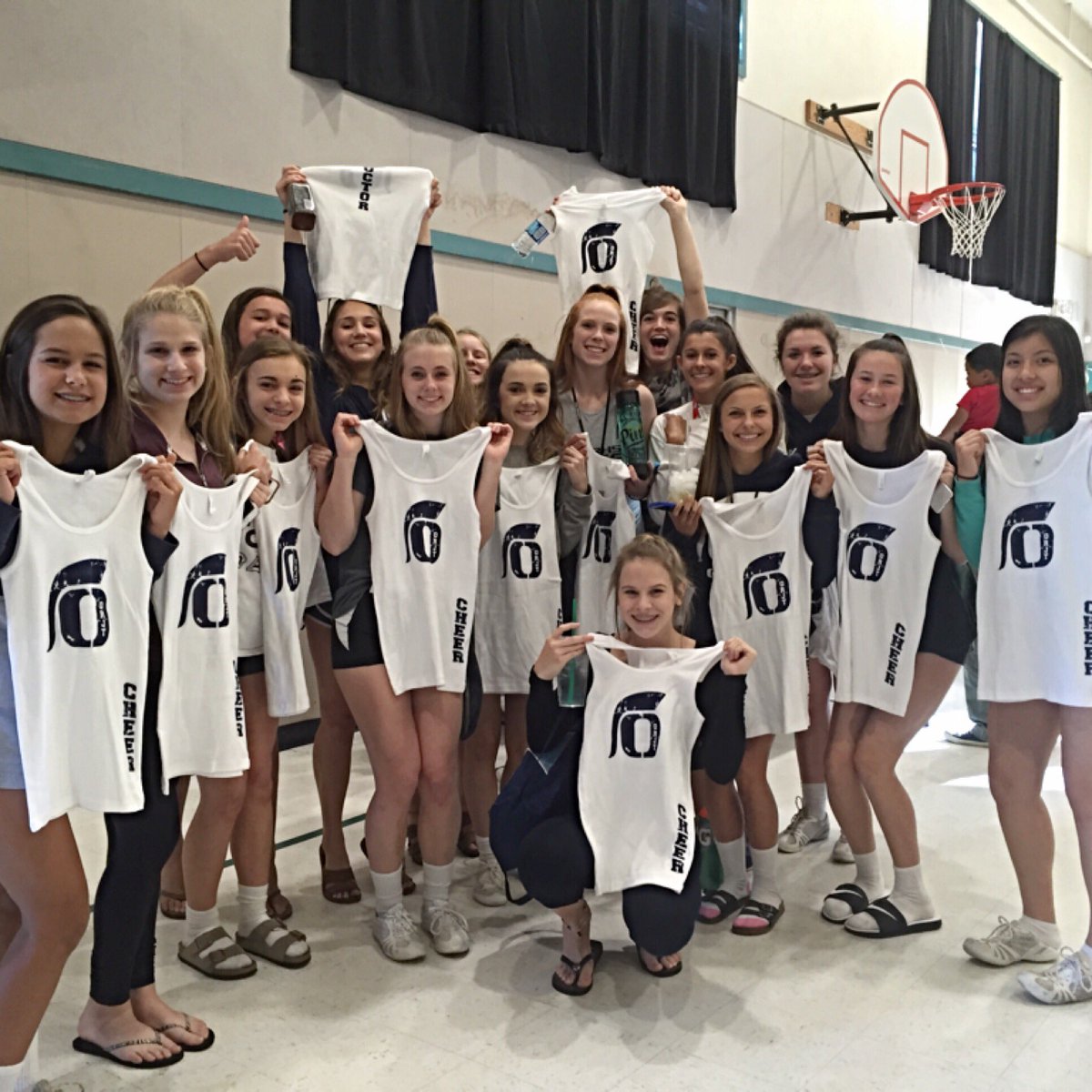 ORHSCompCheer's tweet photo. #TBTβͺ ORJT tryout clinic with our #ORHScheer instructors! Good Luck ORJT cheerleaders at your camps this weekendππ https://t.co/1s5ssJjtCh