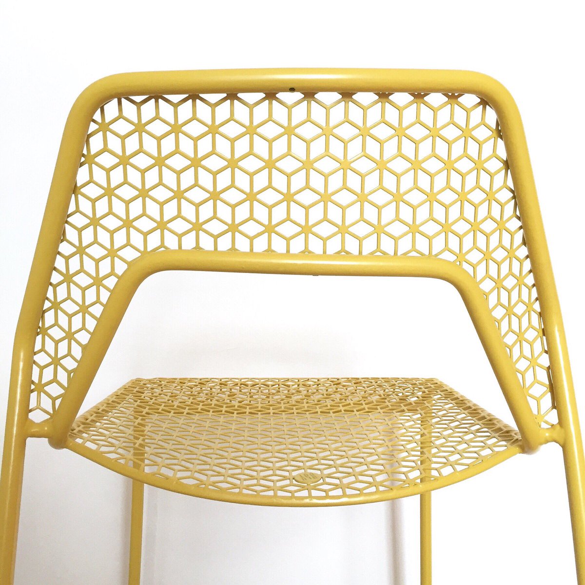 vancityatelier's tweet photo. Our hot mesh stools are pretty damn hot! 🔥 #hotmesh #vancouver #coworking https://t.co/gdJ0I1Eo64