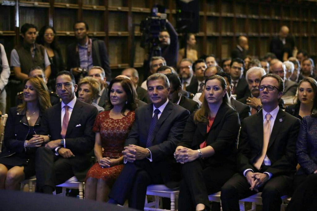 TonyGali's tweet photo. Les agradezco @AlcaldeBanck y @susybanck la invitación para presenciar parte de las recreaciones de #Puebla485 https://t.co/RDzWPpHw8f