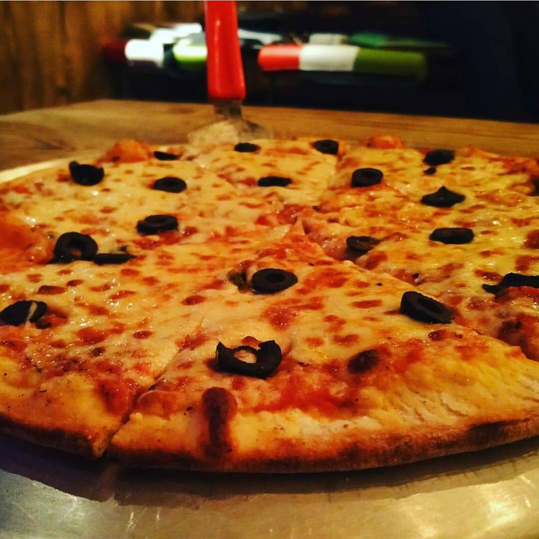 hungrito's tweet photo. #PIZZA WEEK
What: Three #Cheese Pizza
Where: #CafeSoho
By: @praneet11 https://t.co/oxLYCccvXe