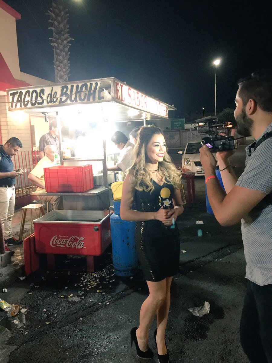 gabyramiirezz's tweet photo. Lista para el enlace😁👌🏻 #taquitos #PonchoEnJueves https://t.co/4eb1568McA