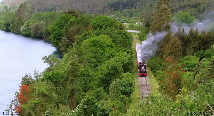 EmilioBeseler's tweet photo. Se debe fomentar el turismo con este tren. Asi apoyar el desarrollo de pueblos aledaños. Exija el retorno del tren https://t.co/K02EXBCCxi