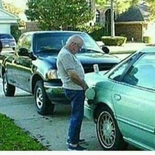 Designerzoh's tweet image. Wen u run outta gas and remember dats all u smoke