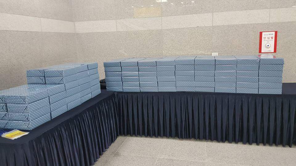 금일 국민차매매단지 그랜드오픈으로 행사준비중이랍니다. 

오픈행사 성대하게.. 선물도 준비되어 있다고 해요~^^/

많이들오셔서 축하해주시기 바랍니다.