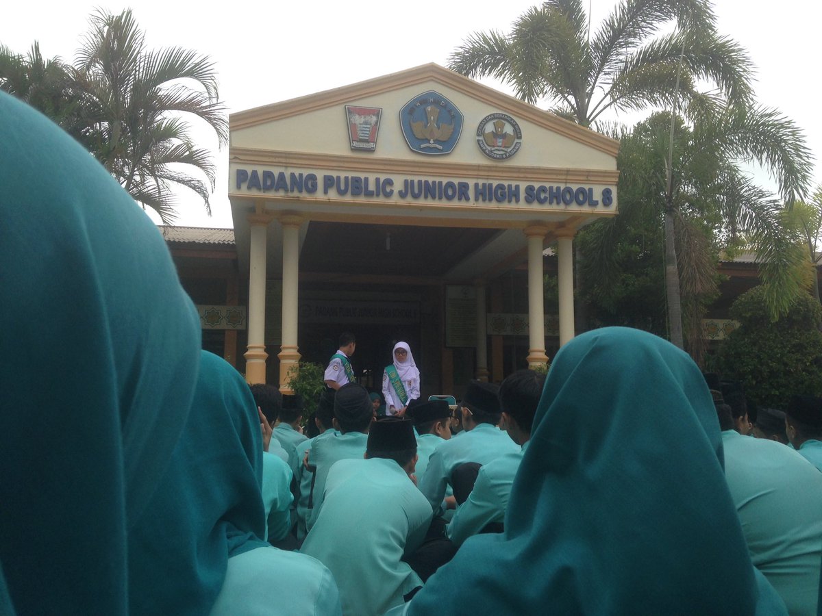 UDA UNI SPENDEL 2016/2017💁🏼