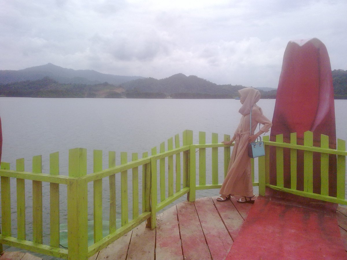 tria_05's tweet photo. @pantaimandapa bandar lampung https://t.co/yv7LlJe7MV