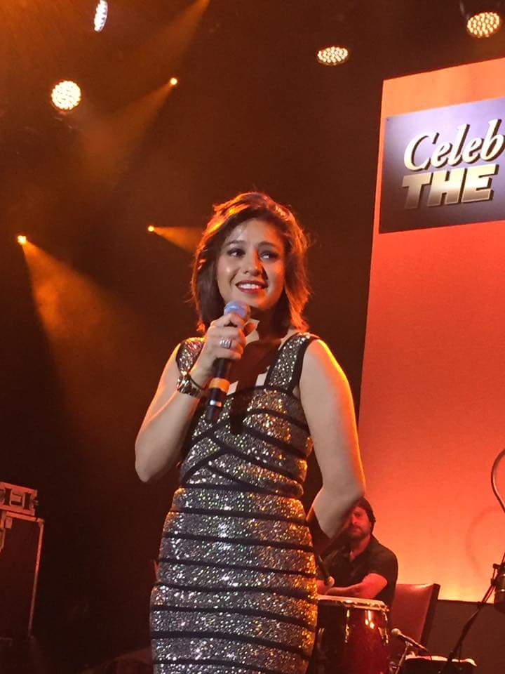 TheDivaSC's tweet photo. @SunidhiChauhan5 performing live in Las Vegas. https://t.co/efecYxZdeo
