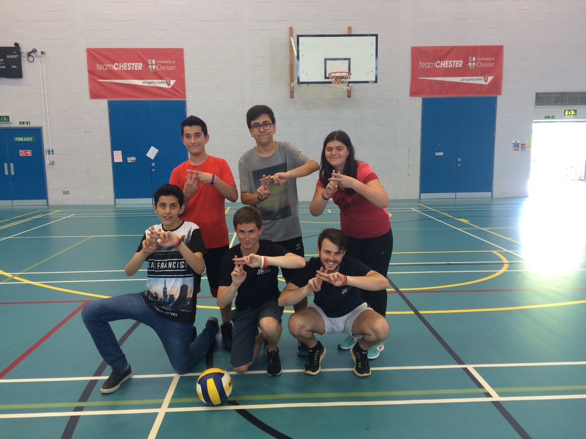 MrRogers_PE's tweet photo. Well that was a great last session for Romans at @ChesterUKLC2016 @Jase_Scrivener #teamphoto #Volleyballwinners https://t.co/TDMPrfr0pO