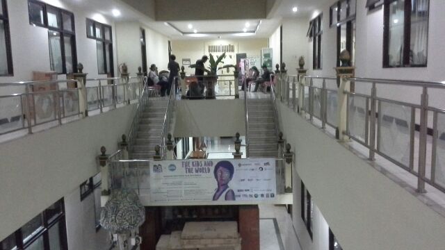 Mulai banyak teman-teman berdatangan, jangan lupa registrasi dulu ya... #KDM6