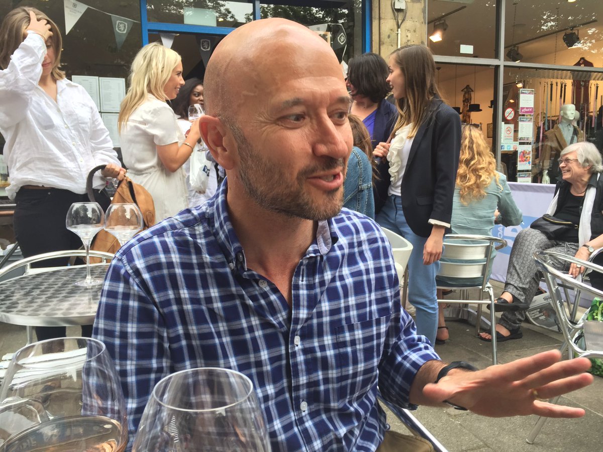 Linguagroover's tweet photo. Pinot noir rosé expressions: @JohnTorode1 and @joefattorini in full flow yesterday at @Winerackonline #BelsizePark https://t.co/pyixq5bK0C