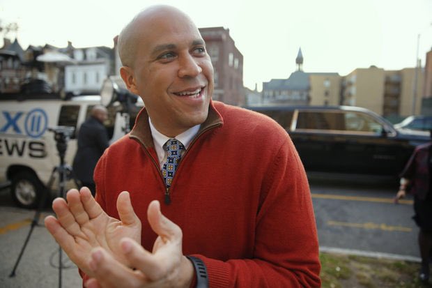 Morning! Our future is bright when we acknowledge that we're #StrongerTogether! Dems are stronger w/ <a href="/CoryBooker/">Cory Booker</a>!