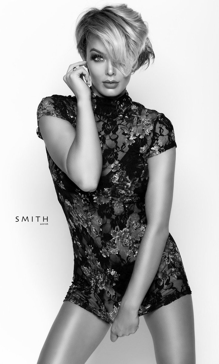 Tee_ommy's tweet image. Lookin phenomena with #HalfFace #PullItDown