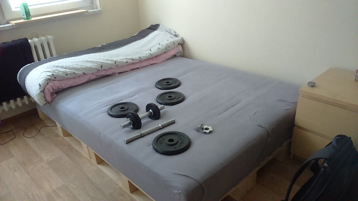 MeinLifeMagazin's tweet photo. #fitness #fitgirls #workout And who is in your bed? #weights https://t.co/2tghnKrub2