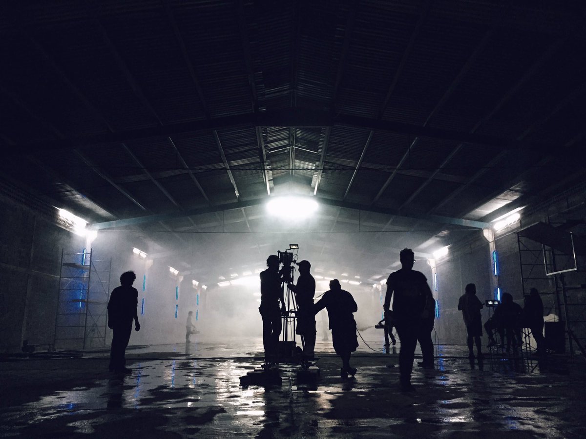 Porque aveces toca noche de producción. #Telcel https://t.co/sTsJ95rfI3