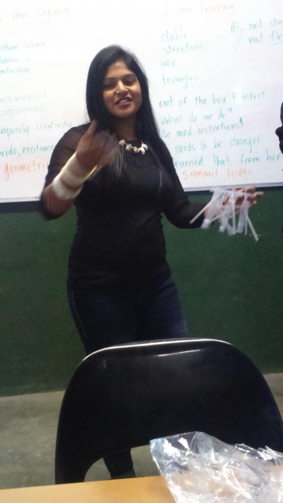 8e021900840a447's tweet image. #Edtechsummitsa#ETSA16 Making the bridge