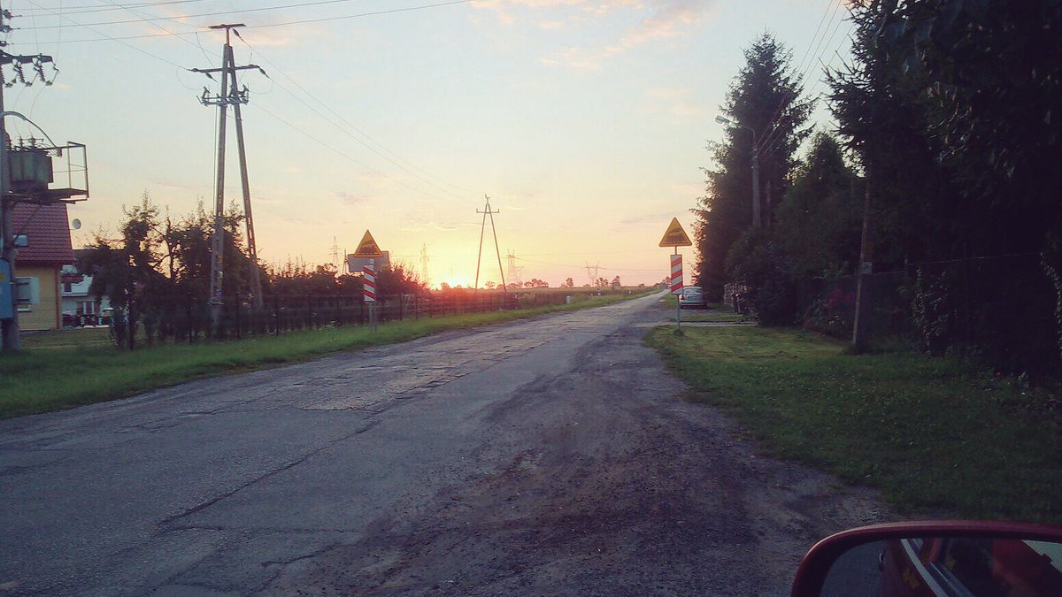 Raquel_legazpe's tweet photo. Bonitos amaneceres desde polonia🌅😍🌇 ¡BUENOS DÍAS! https://t.co/hUI9yB1RmP