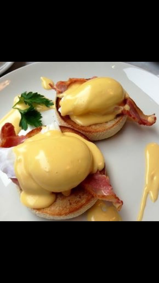 TaBoucheRocks's tweet photo. It’s breakfast time! Come on down and get at table of the terrace! https://t.co/23jlThe5Ay