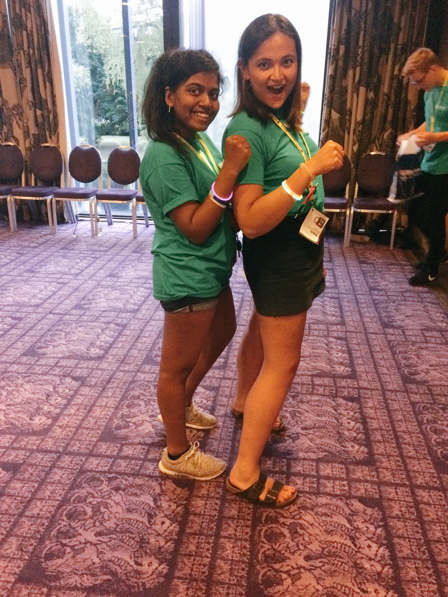 blu_stethoscope's tweet image. Loving on the glow sticks at #BSU2016 #howoldarewe #seventeenagain @nclsummerschool @jenigma_