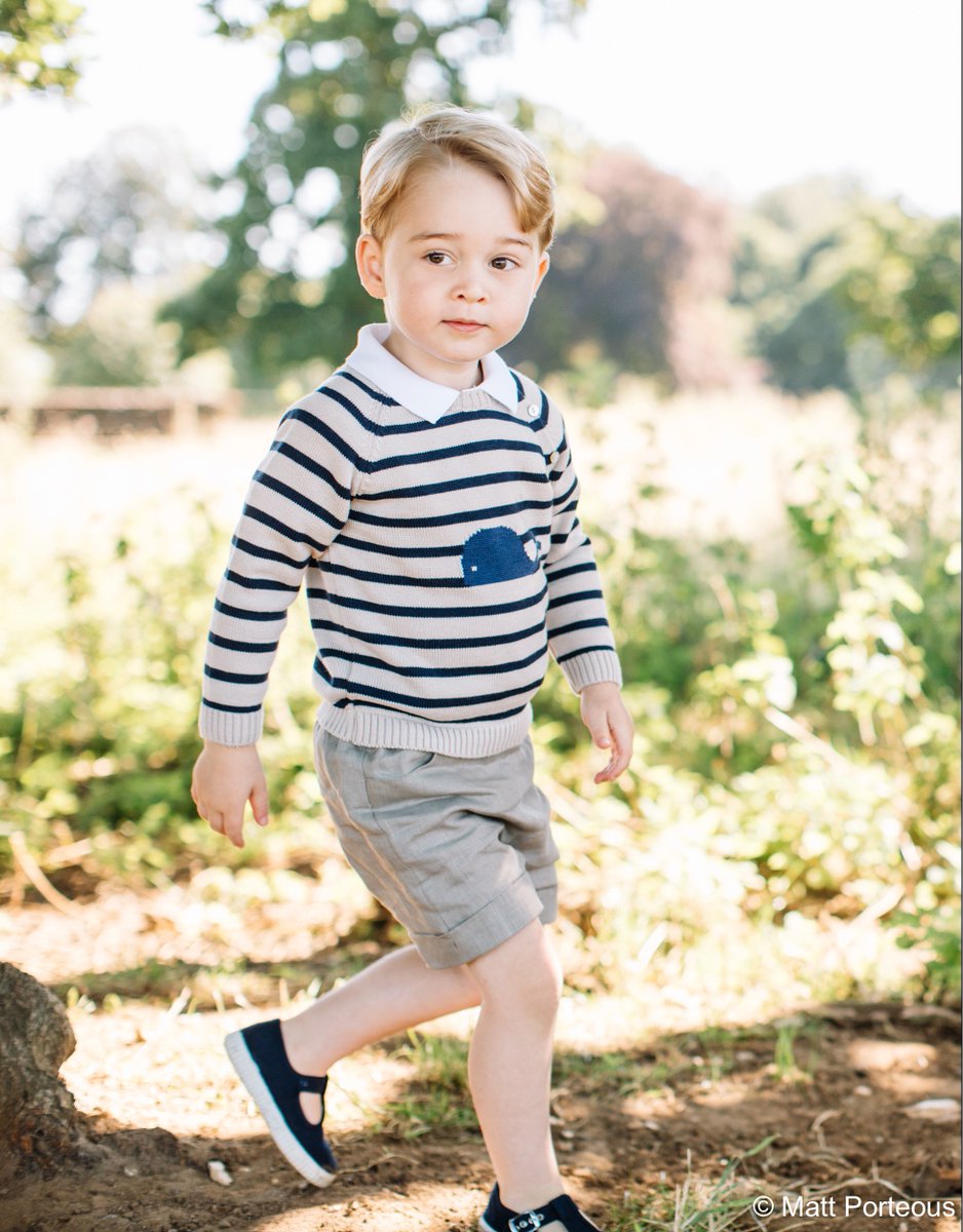 ClarenceHouse's tweet photo. Retweet to wish Prince George a happy 3rd birthday! #HappyBirthdayPrinceGeorge https://t.co/LpPWcu4cm9