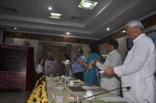 215.47 करोड़ रूपये की 75 ग्रामीण पाइप जलापूर्ति योजनाओं एवं 265 सौर ऊर्जा चालित मिनी... bit.ly/2aip1VF