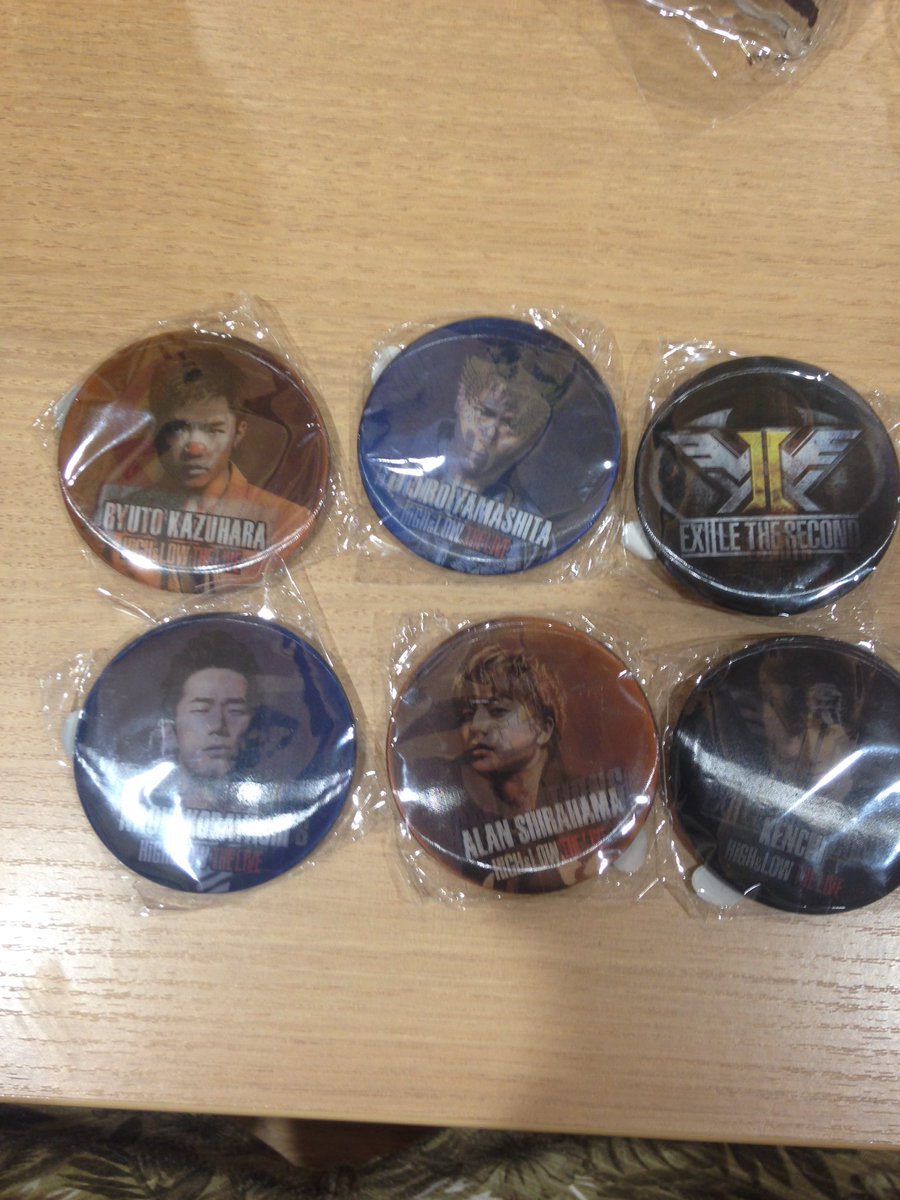 jsb2578's tweet photo. 拡散希望
ハイロー ガチャお譲りします。
全て定価〜
現地手渡し優先
希望者が複数の場合は条件のいい方
気になりましたらRT後DM下さい。
#拡散協力お願いします https://t.co/QfsGjM8yMK