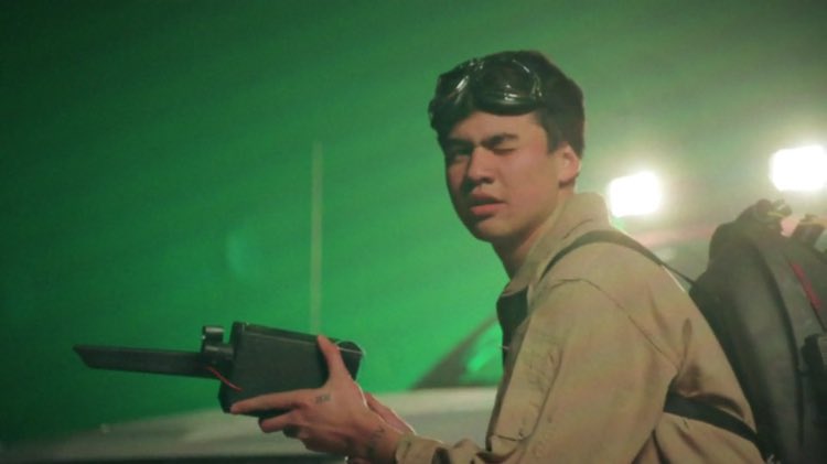 illuminatemalec's tweet image. THIS MOMENT  #GirlsTalkBoysMusicVideo