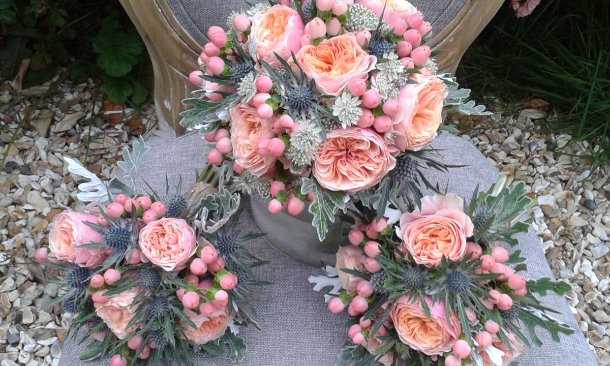 EmmasFlowerHut's tweet photo. Coral & Coastal wedding last Sunday @CHarbour_Hotel Mudeford #stunningweddingvenue https://t.co/NZIDoJSyrg