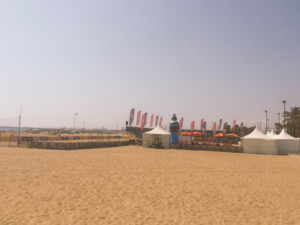 Preparados? Nosotros SIIII!!!!! <a href="/Arenahandballt_/">Arena Handball Tour</a> 1000 Valencia de @balonmanoplaya_ ⚽️✋🏼☀️🏖