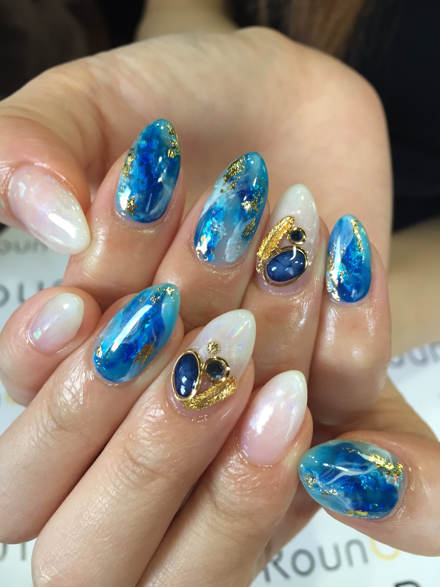 雛姫 愛 ひなきまな 夏ネイルはやっぱり大好きな青 足もかわゆゆゆ 手のデザインリピ悩む位ツボ 青と緑で迷ったから次は 緑かなあ 病みすぎて2週間近くお仕事を 休んでしまいましたが 今日から復帰します わら 中道さんのメッセージに癒された