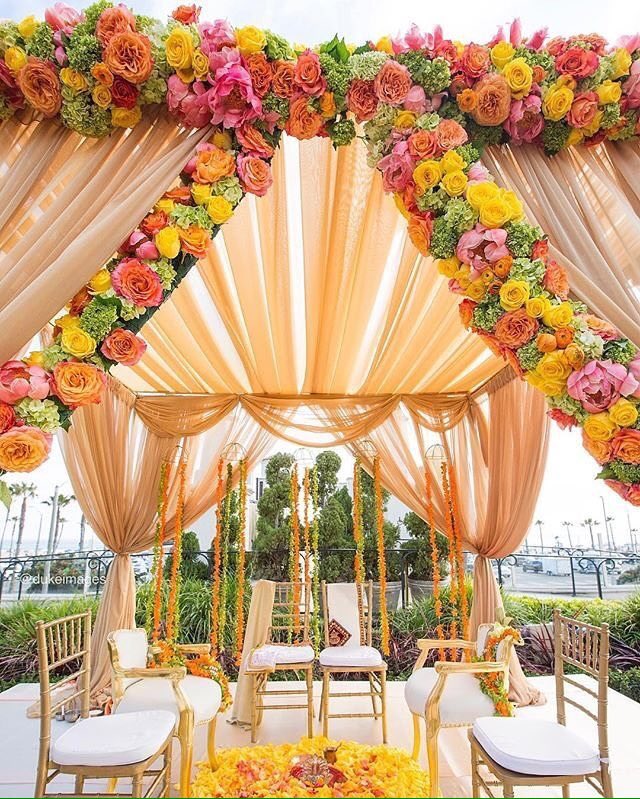 modish571's tweet image. It's like a summer dream. We just love this colourful Indian wedding ceremony!