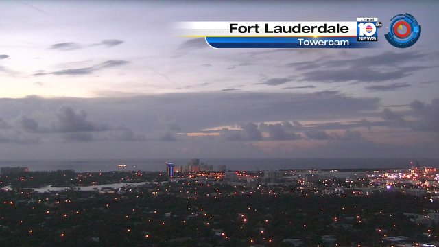Beautiful #sunrise for Fort Lauderdale. Off to a very warm start, right now 83­°! #Flwx #TGIF https://t.co/Qut25y3rUP