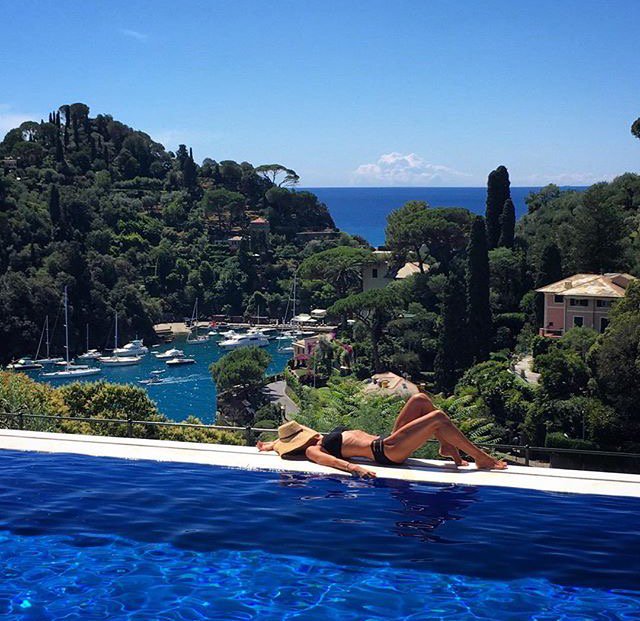 hotelsplendido's tweet photo. "The tans may fade, but the memories will last forever." - Anonymous 
#BelmondPostcards by @sirensandseaplanes https://t.co/dtQrG62bkb