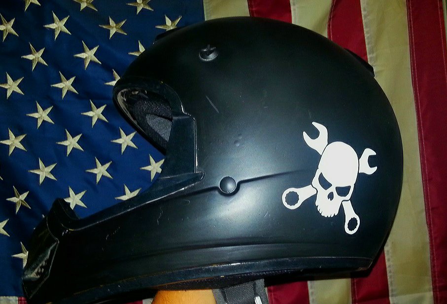 FullofSin_MC's tweet photo. Quality for even the roughest helmets Hit up @thevanvan13 @VloggersMark for your stickers
#FOSMC #VM #motovlogger https://t.co/bbQiMo1TOr