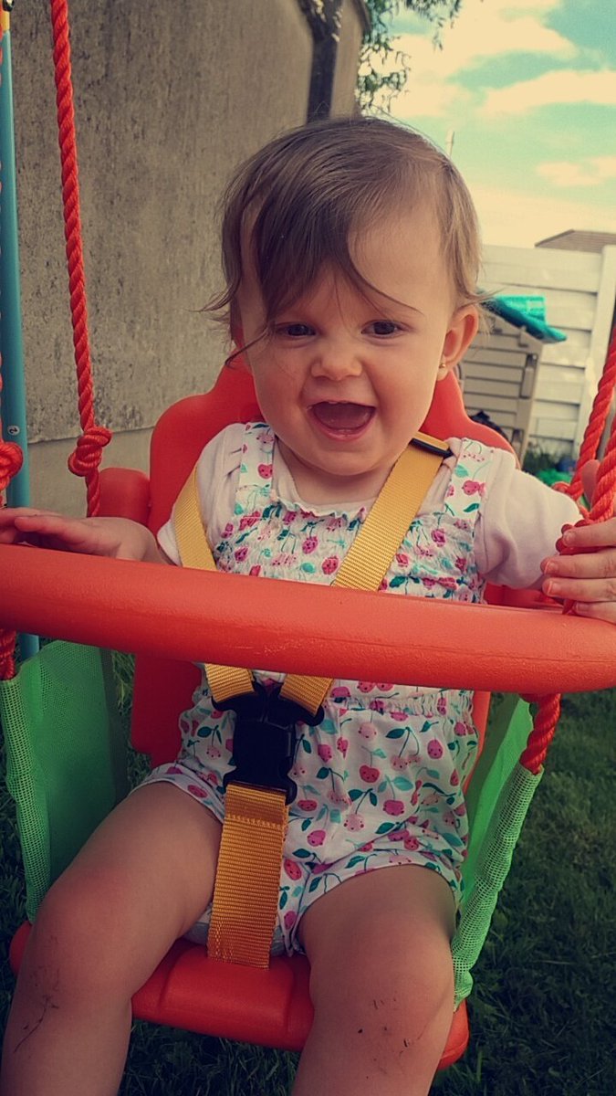 KariinaHamilton's tweet photo. My 🌍 love you baby xx https://t.co/4LiWsw0son