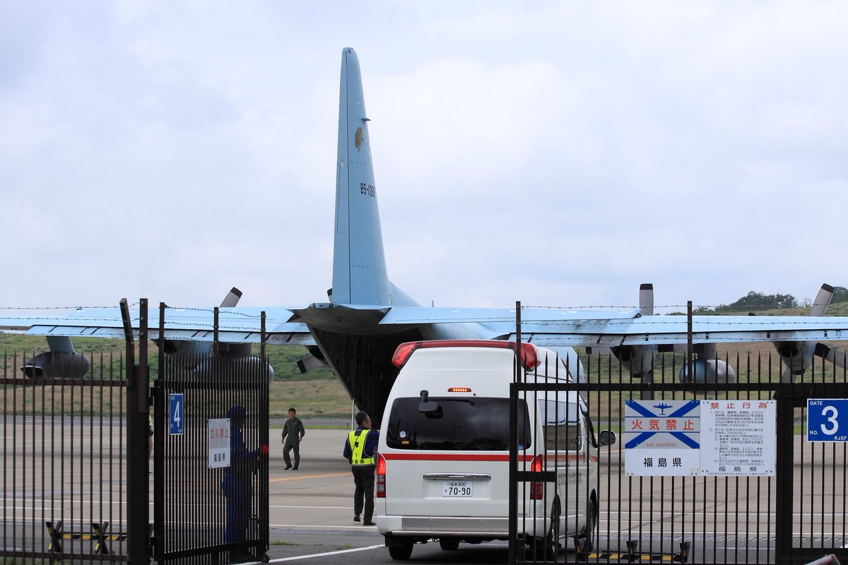 Doriさん 航空自衛隊 による福島空港から伊丹空港への救急搬送 連続写真 Togetter