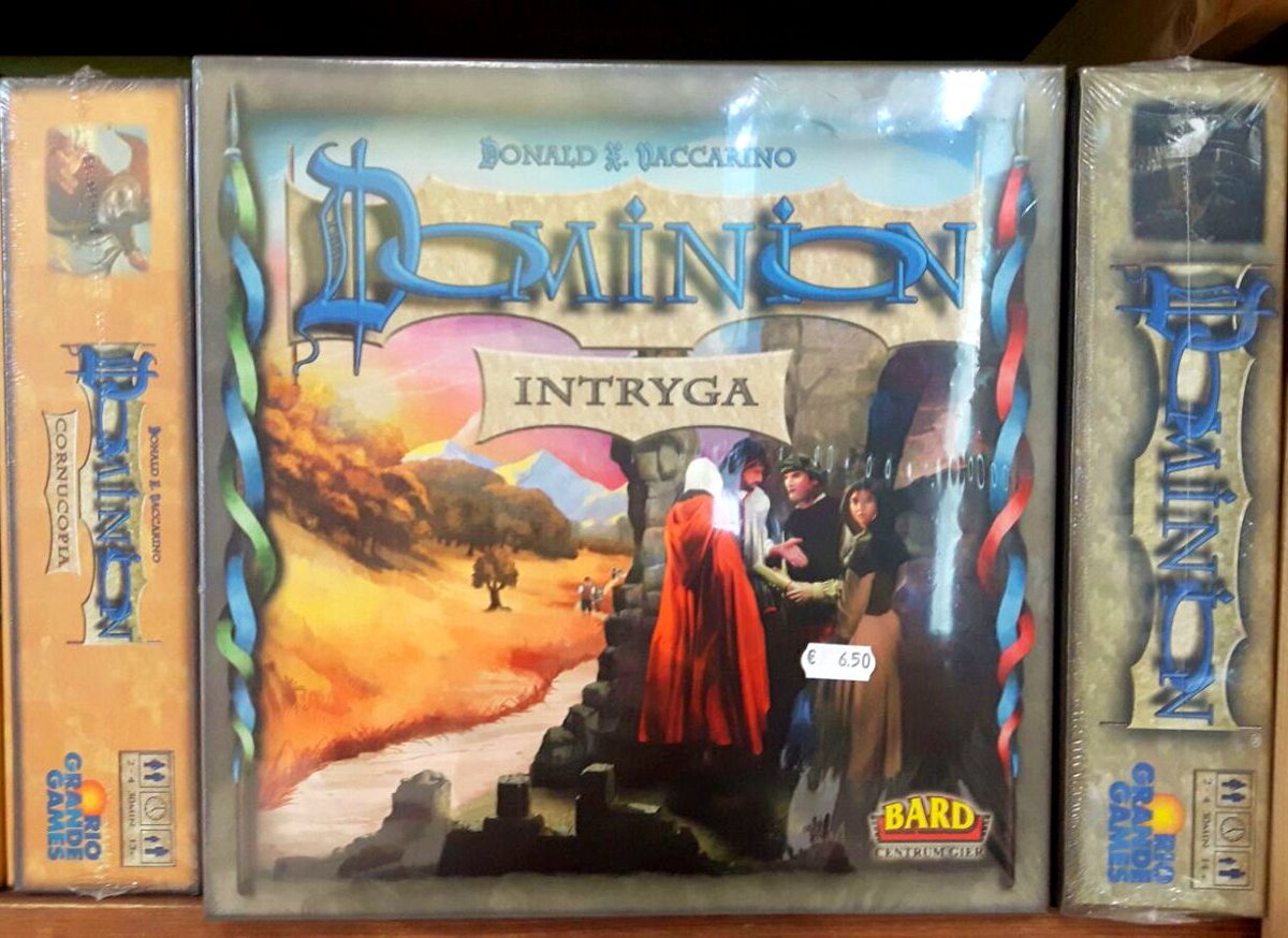 Brain Games veikalā Barona ielā 55 ir iespēja nopirkt “Dominion Intrigue” poļu valodā. Cena € 6,50.