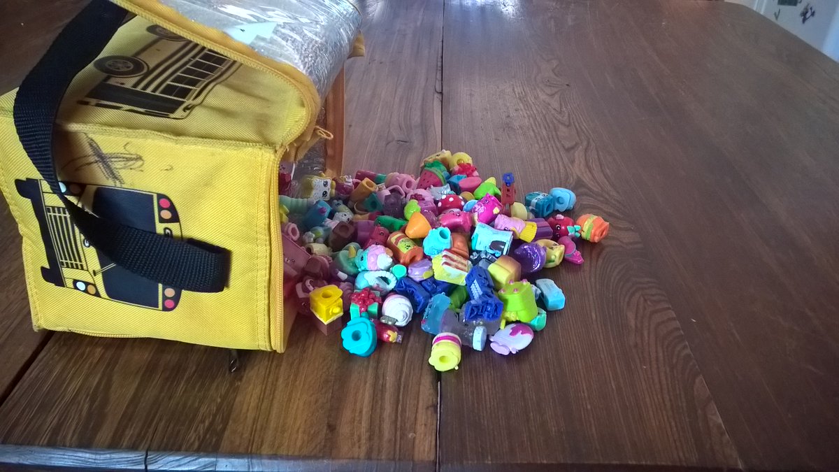 oberonprime's tweet photo. #BadOptimus #TFConPrep - Keen to locate a backpack he bit off more than he could chew messing with Leilas #Shopkins https://t.co/JQ5HDJDGnd