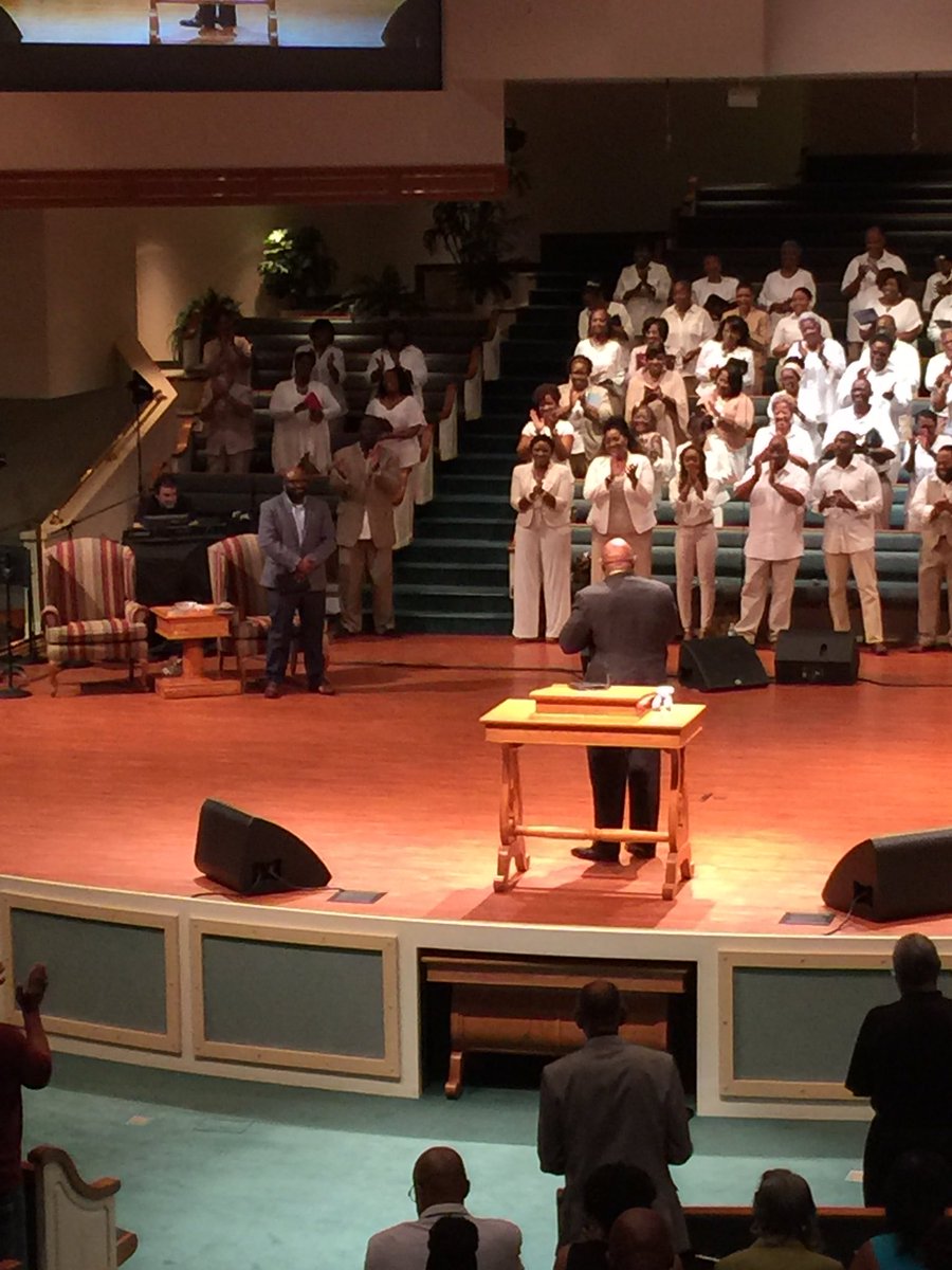 Shilohjax's tweet image. .@dr_williams1 has a special appreciation for @hbcharlesjr today and all days. #fourservices