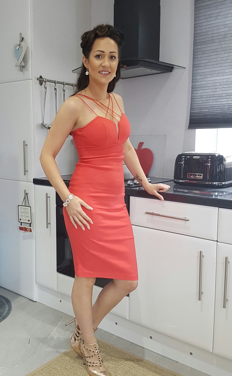 ACrossrainford's tweet photo. All set for the #wedding #family #laughter #corol dress #beautiful hair https://t.co/18RT8V2ES6